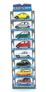 8er-Set Metallspielzeugautos auf H&auml;ngekarte