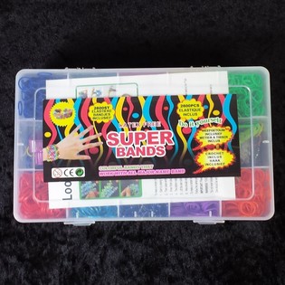 2.600 Super Bands / Loom-B&auml;nder in gro&szlig;er Box (6er-Pack)